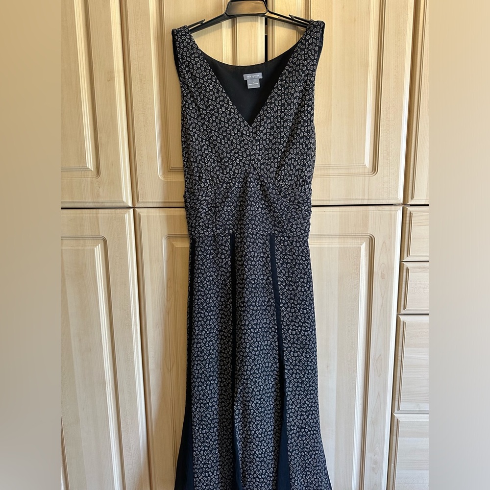 Ann Taylor sleeveless dress-size 6.